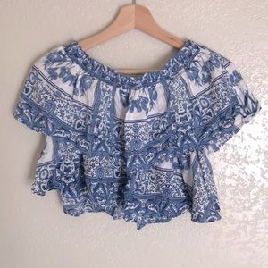 🎄(3 for $20) Off the shoulder floral crop top